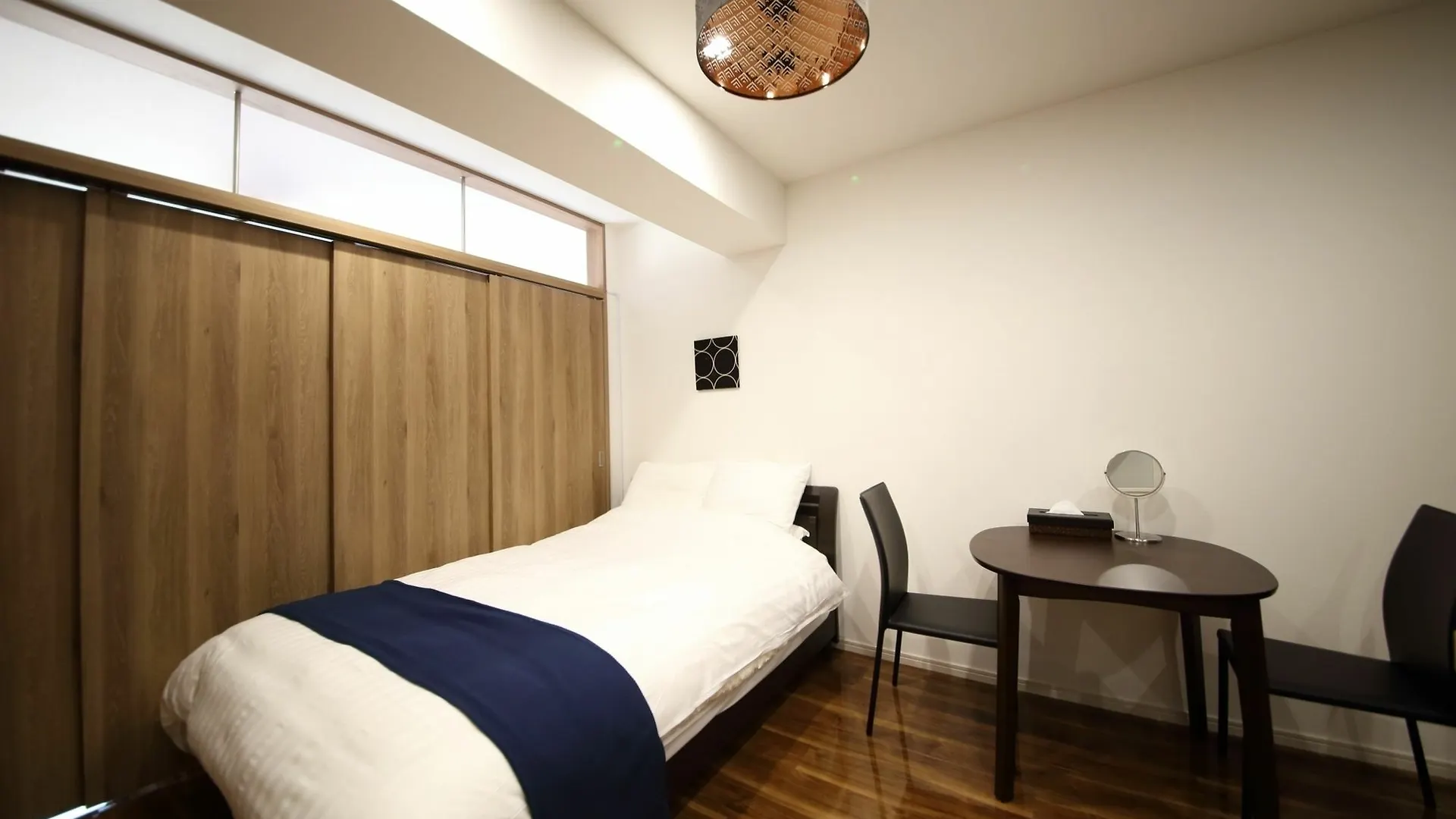Alex'S Home Shinsaibashi Osaka